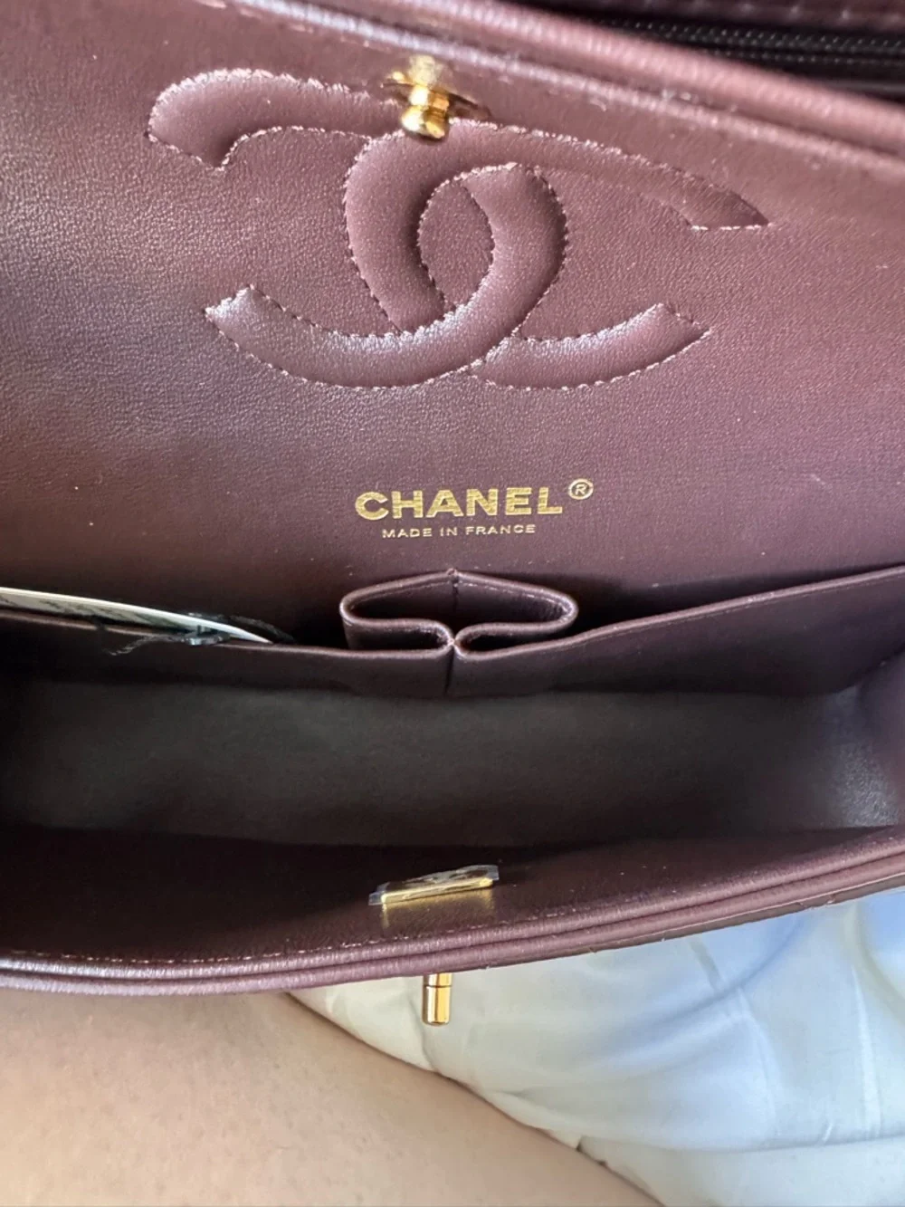 Quilted Burgundy Jumbo Chain Strap Shoulder Bag - Picture 3 of 3